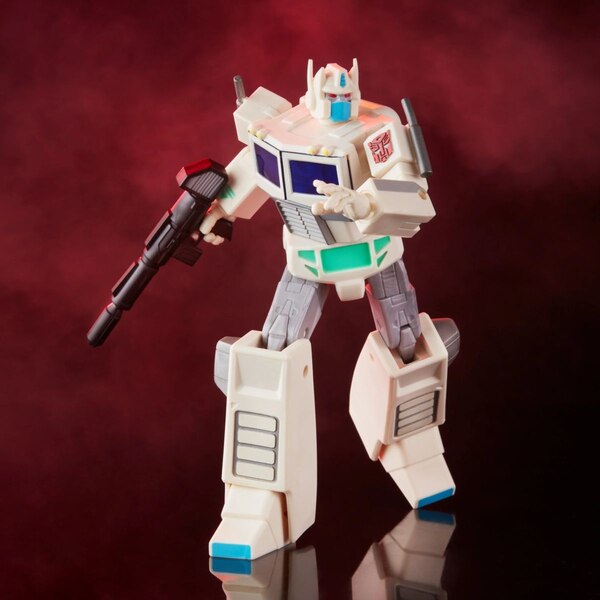 Transformers R.E.D. Robot Enhanced Design Transformers G1 Ultra Magnus Image  (2 of 23)